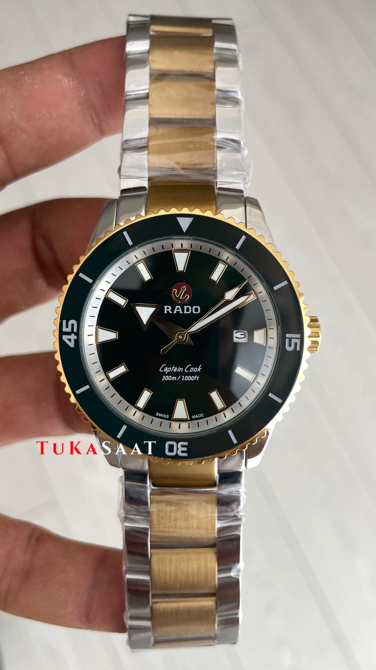 Rado Captain Cook Yeşil Oyster Two Tone Gold Rado Captain Cook Yeşil Oyster Two Tone Gold