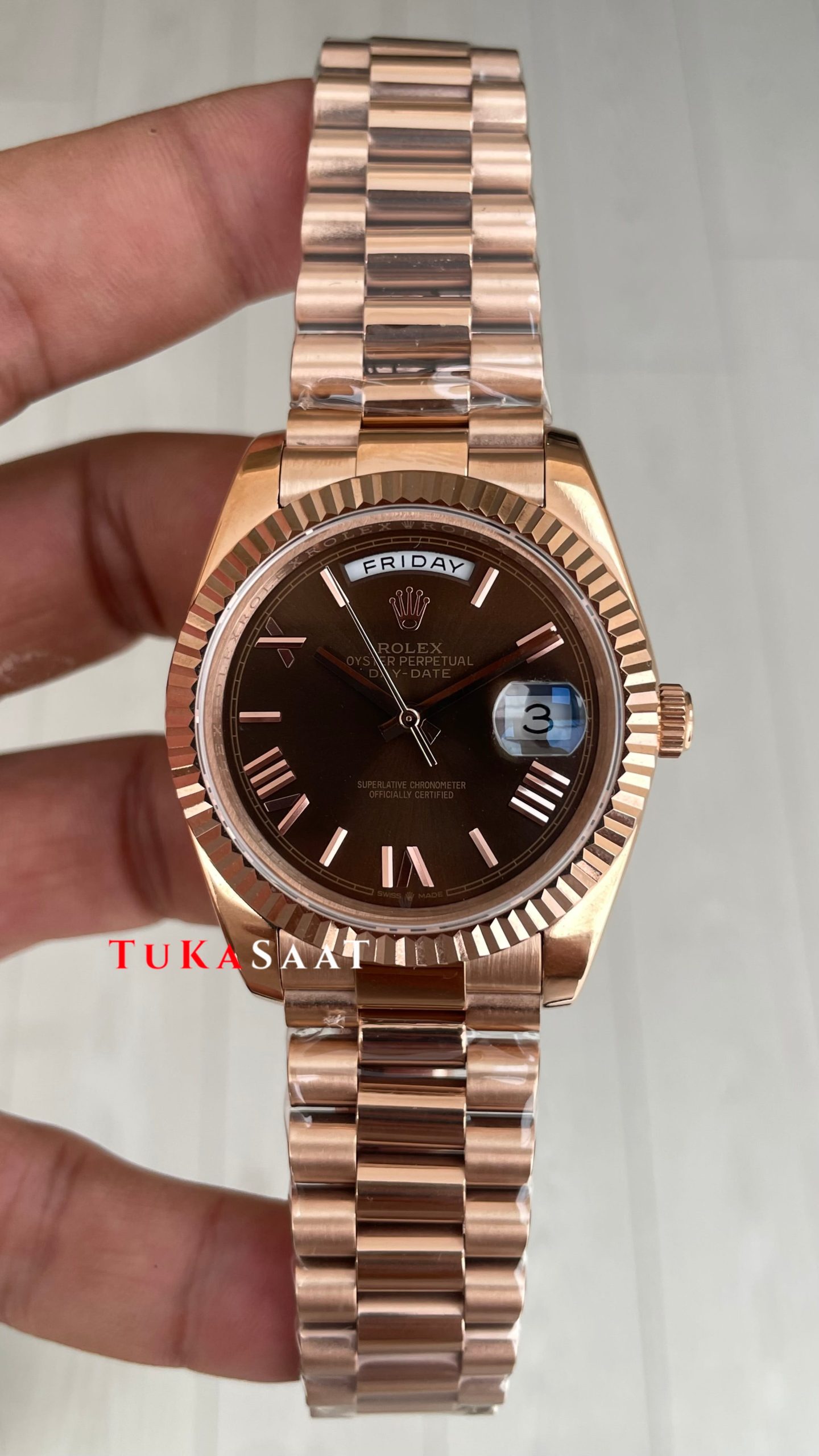Rolex Day Date Kahverengi 228235 Chocolate Roman Dial 40mm Rose Replika Saat Rolex Day Date Kahverengi 228235 Chocolate Roman Dial 40mm Rose Replika Saat