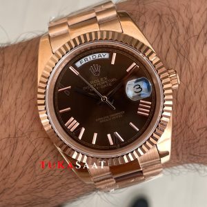 Rolex Day Date Kahverengi 228235 Chocolate Roman Dial 40mm Rose Replika Saat