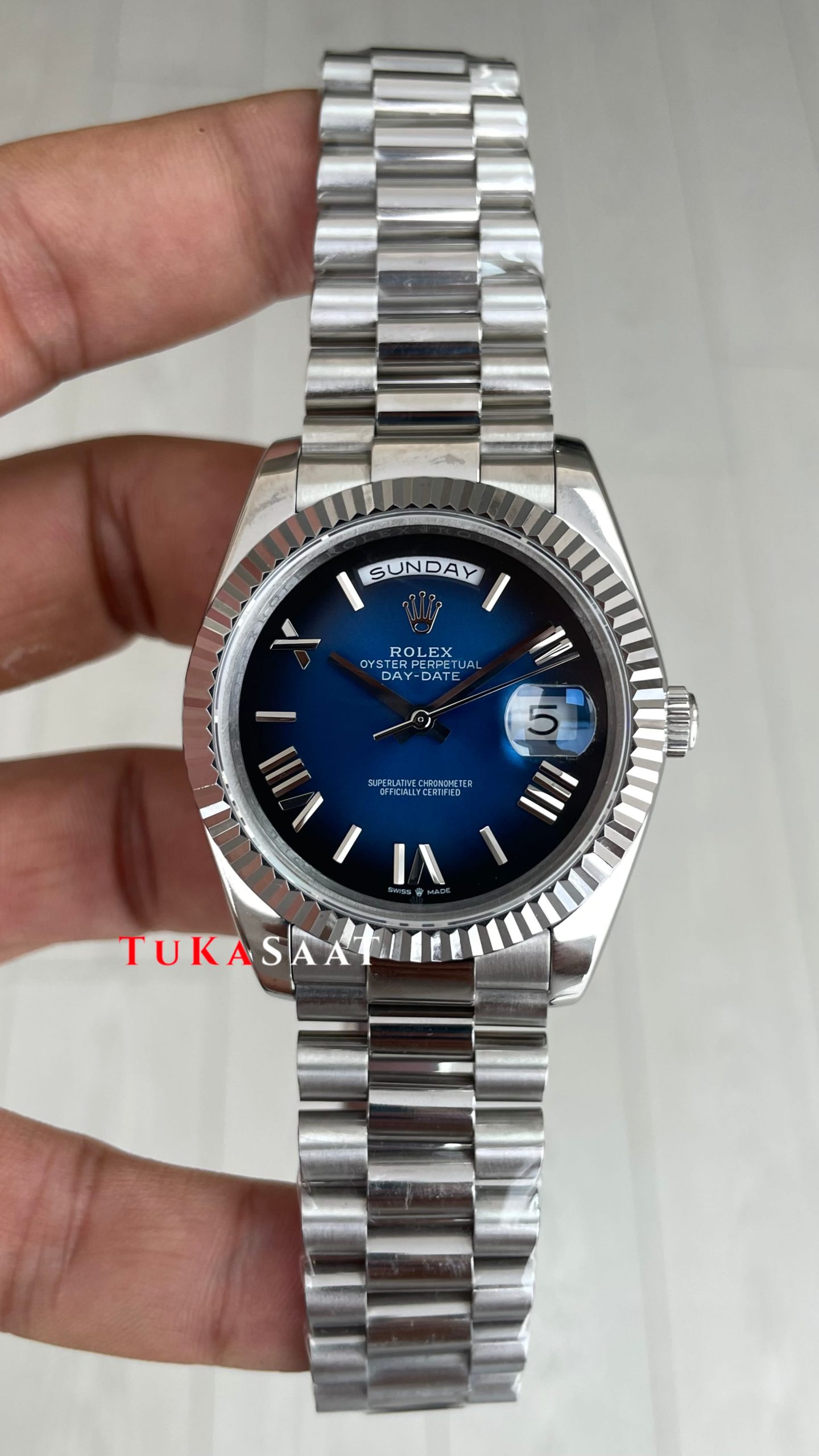 Rolex Day Date Mavi Kadran 228239 Blue Ombre Roman Dial 40mm Silver Replika Saat Rolex Day Date Mavi Kadran 228239 Blue Ombre Roman Dial 40mm Silver Replika Saat