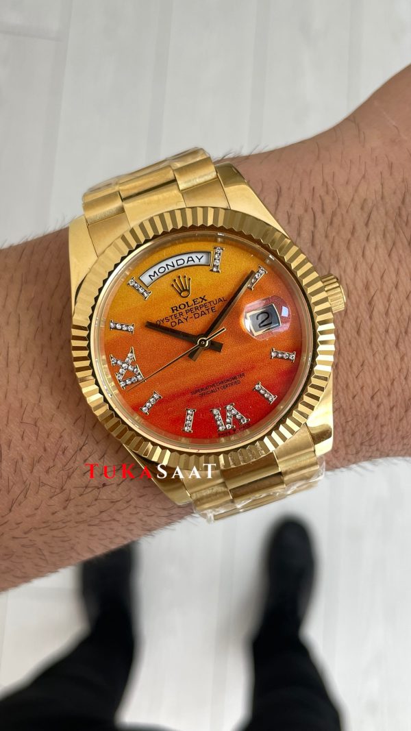 Rolex Day Date Turuncu 128238 Orange Carnelian Diamond Roman Dial Gold 40mm Replika Saat Rolex Day Date Turuncu 128238 Orange Carnelian Diamond Roman Dial Gold 40mm Replika Saat