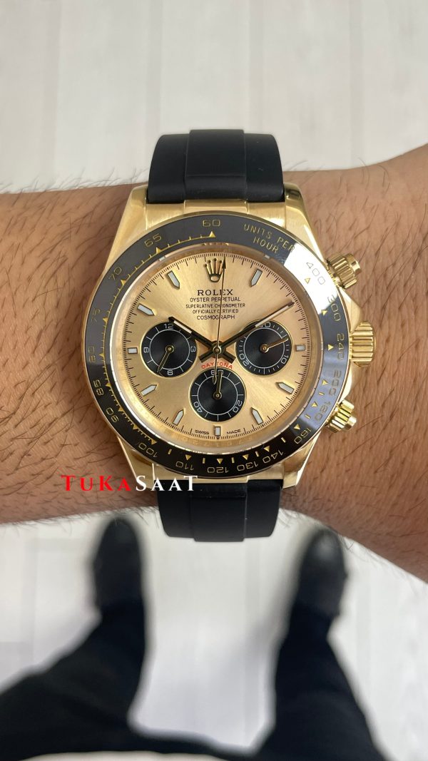 Rolex Daytona Pikachu 126518LN Gold Oysterflex 40mm Replika Saat Rolex Daytona Pikachu 126518LN Gold Oysterflex 40mm Replika Saat