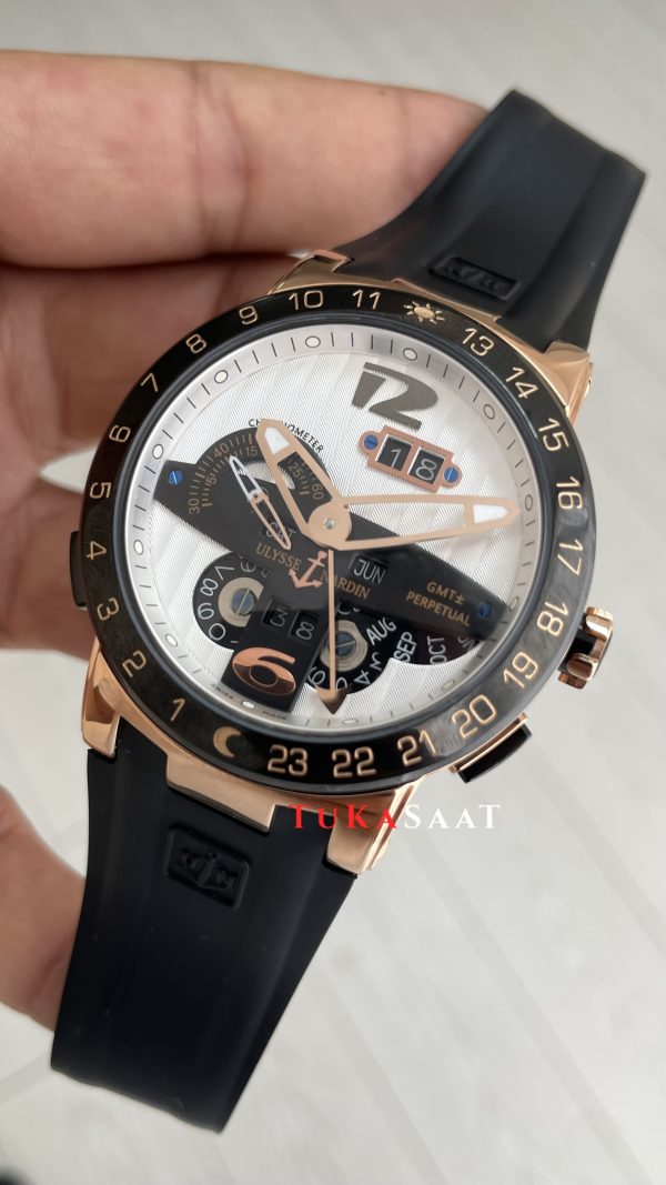 Ulysse Nardin El Toro GMT Perpetual Calendar Executive Beyaz Kadran 43mm Rose Replika Saat