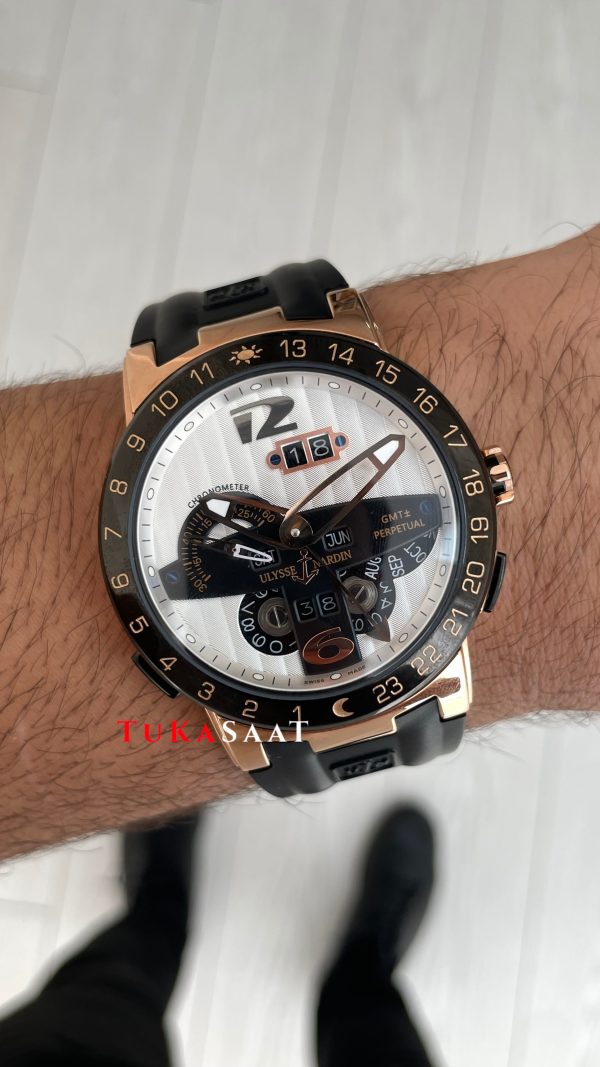 Ulysse Nardin El Toro GMT Perpetual Calendar Executive Beyaz Kadran 43mm Rose Replika Saat