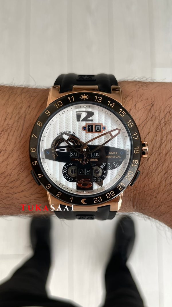 Ulysse Nardin El Toro GMT Perpetual Calendar Executive Beyaz Kadran 43mm Rose Replika Saat