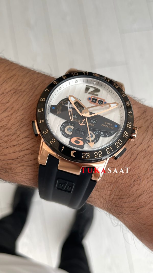 Ulysse Nardin El Toro GMT Perpetual Calendar Executive Beyaz Kadran 43mm Rose Replika Saat