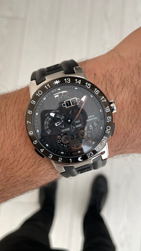 Ulysse Nardin El Toro GMT Perpetual Executive Siyah Kadran 43mm Replika Saat