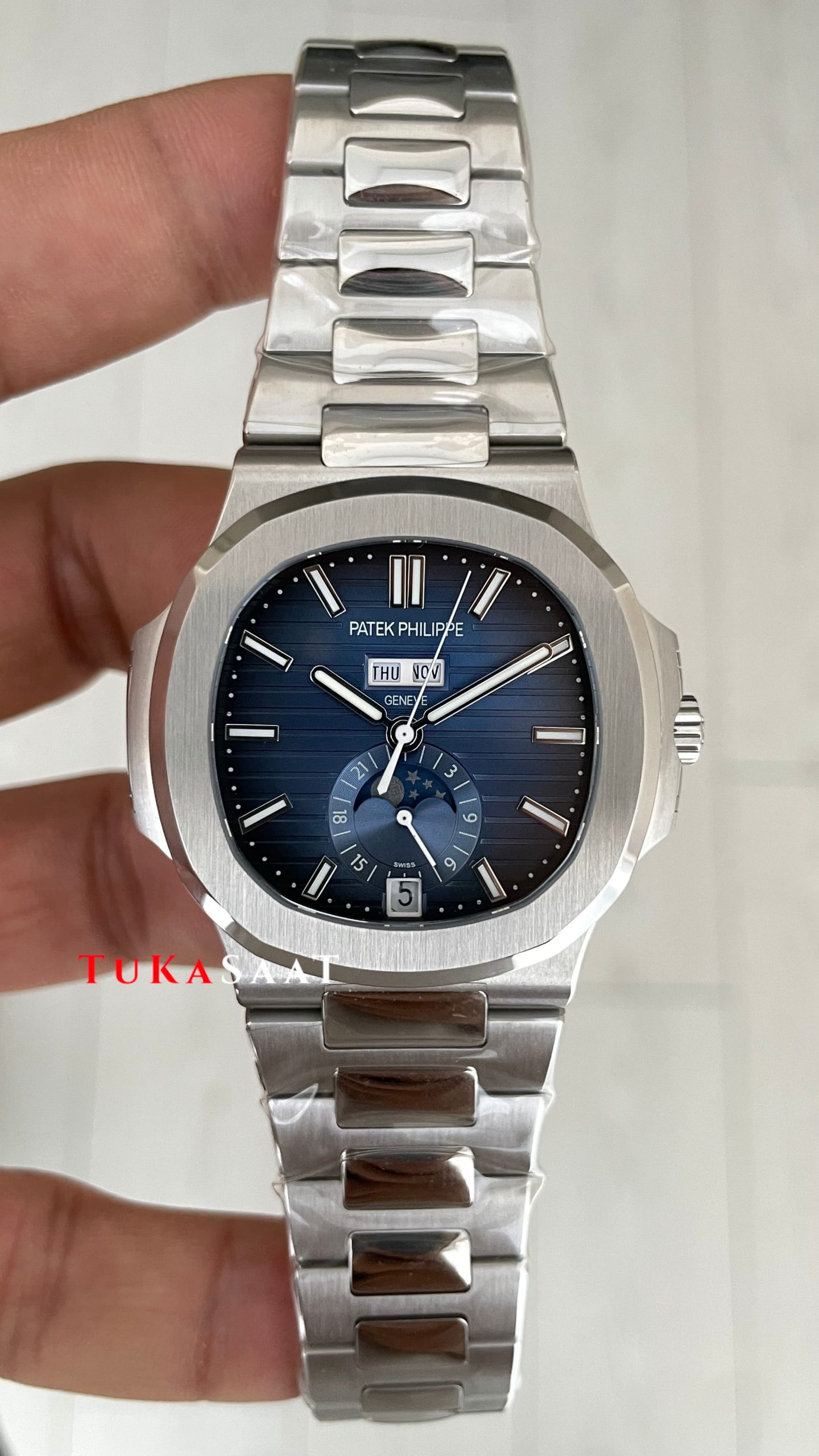 Patek Philippe Nautilus 5726 Annual Calendar Moonphase Silver Mavi Kadran Super Clone Swiss ETA Saat GR Factory Patek Philippe Nautilus 5726 Annual Calendar Moonphase Silver Mavi Kadran Super Clone Swiss ETA Saat GR Factory