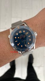Omega Seamaster Diver 300M James Bond 007 Mavi Kadran 42mm Replika Saat