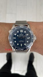 Omega Seamaster Diver 300M James Bond 007 Mavi Kadran 60th Anniversary 42mm Replika Saat