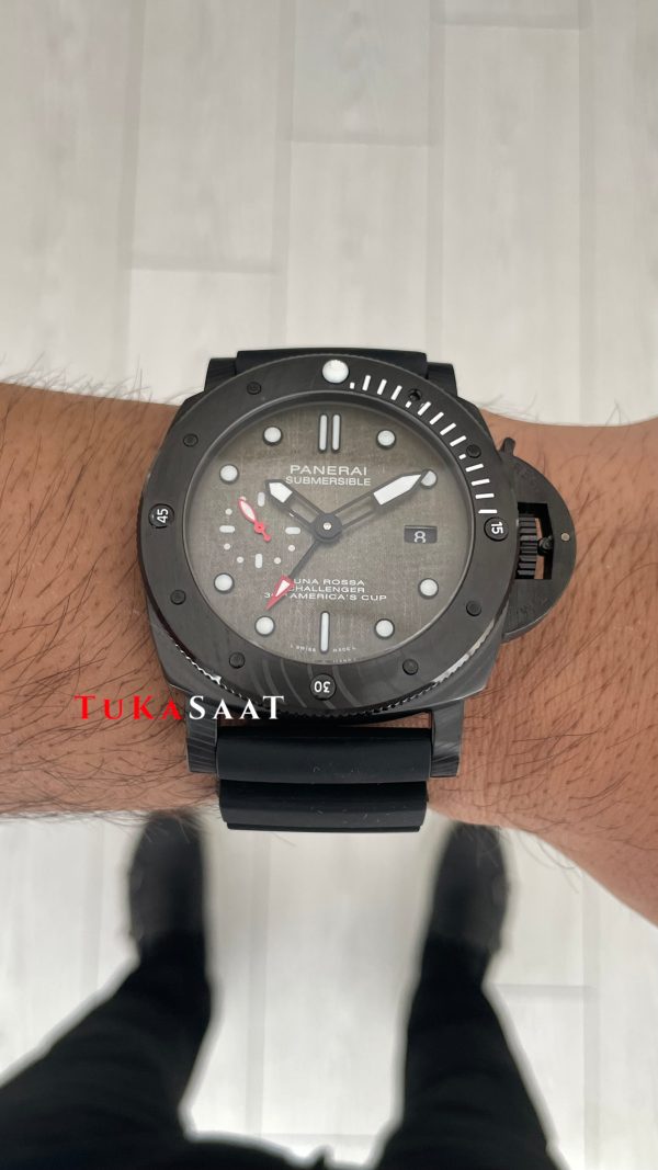 Panerai Submersible Luna Rossa Carbotech Pam01039 Gri Kadran 47mm Erkek Kol Saati