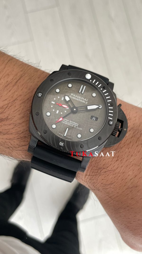 Panerai Submersible Luna Rossa Carbotech Pam01039 Gri Kadran 47mm Erkek Kol Saati