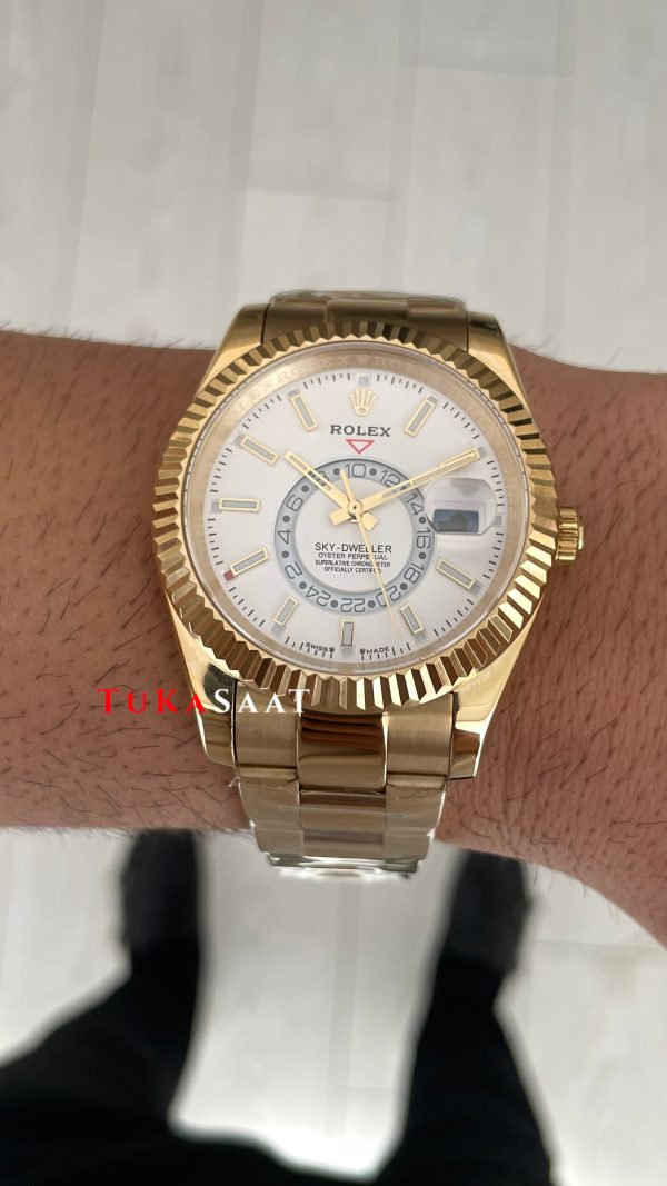 Rolex Sky Dweller Beyaz 336938 Oyster Gold 42mm Replika Saat