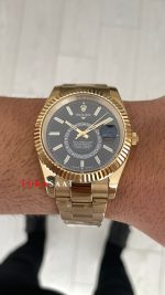Rolex Sky Dweller Siyah 336938 Oyster Gold 42mm Replika Saat