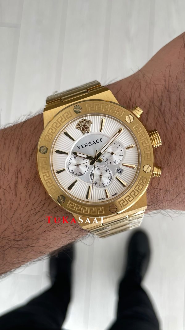 Versace Greca Chronograph Gold Beyaz Kadran 43mm Replika Saat Versace Greca Chronograph Gold Beyaz Kadran 43mm Replika Saat